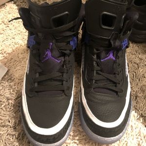 Black concord white spizike size 11